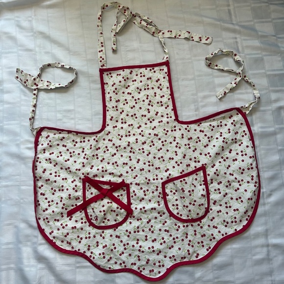 Jessie Steele Cherry Pattern Retro Skirted Bib Apron - Picture 10 of 10